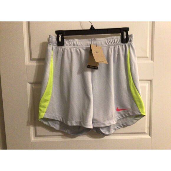 Women's‎ Nike Soccer Shorts Gray Athletic Dri-Fit Dry DX0473 Size L - Picture 1 of 2
